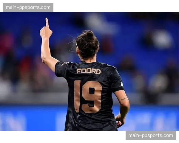 实时：斯特拉斯堡最后时刻获得点球，里昂球员抗议判罚